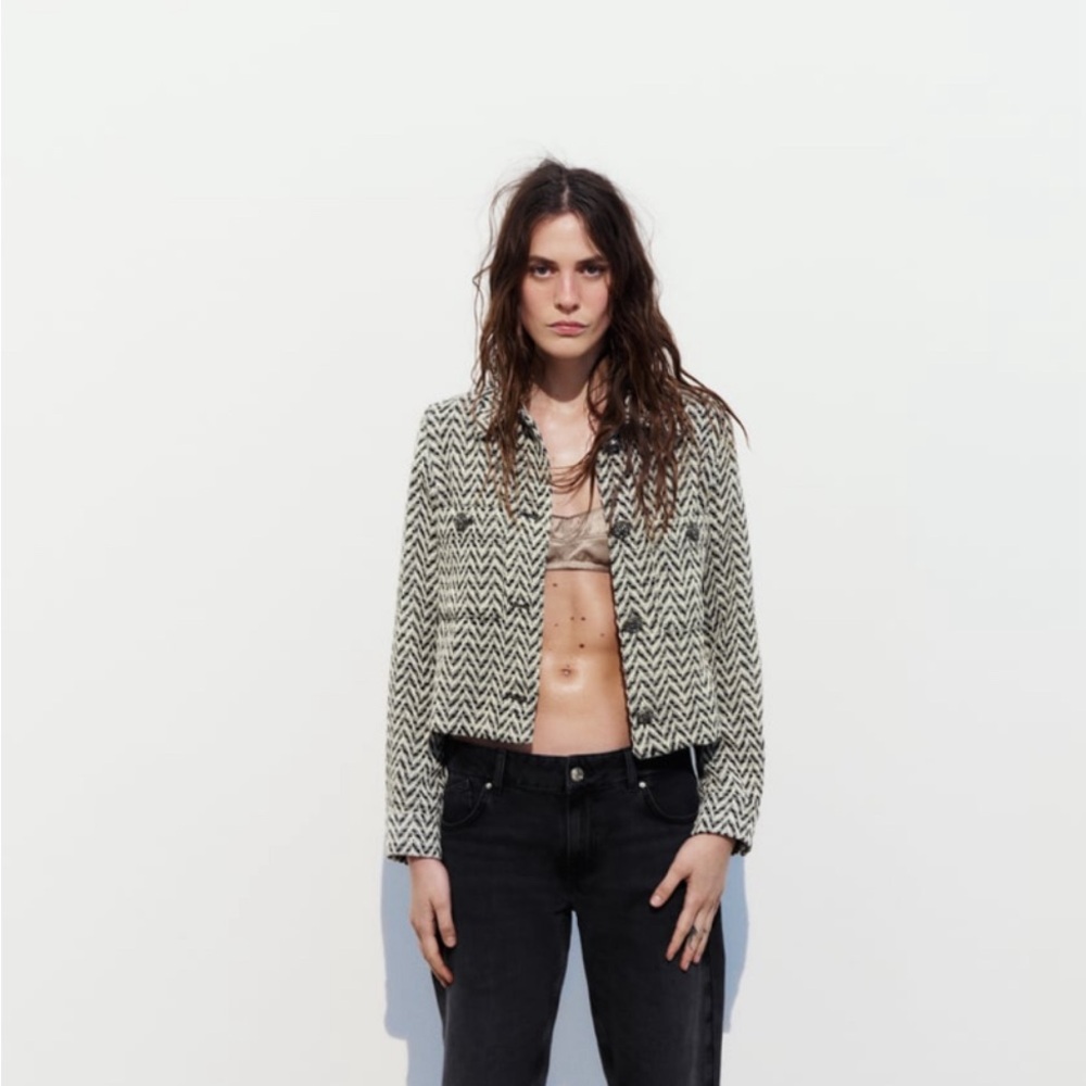Jewel button textured jacket